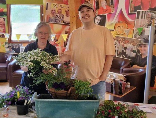 Sun Shines for Strawberry Tea at Hansel