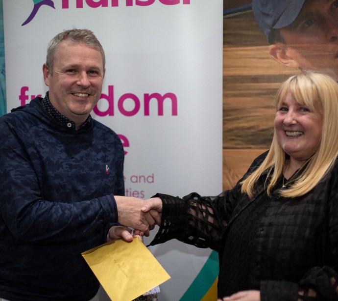 Golfers raise funds for Hansel gallery 15