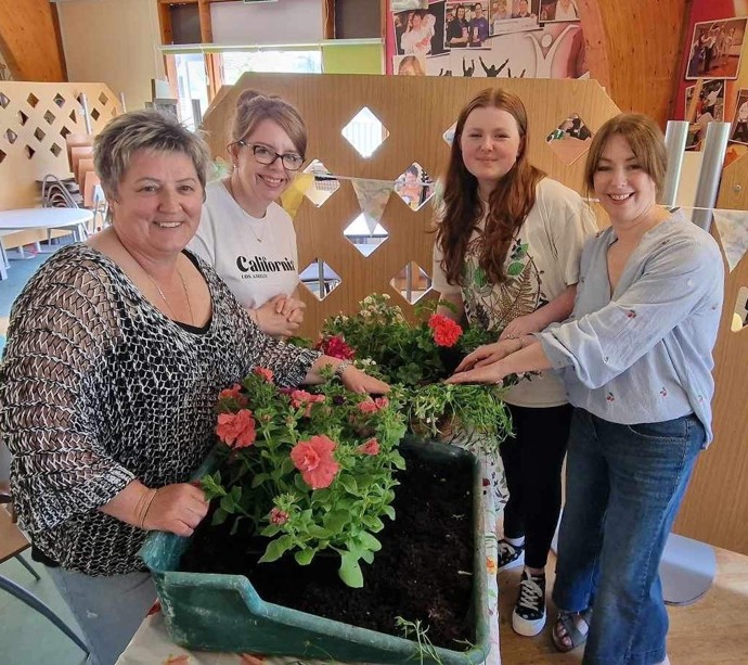 Sun Shines for Strawberry Tea at Hansel gallery 4