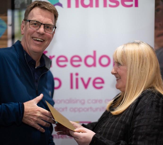 Golfers raise funds for Hansel gallery 16